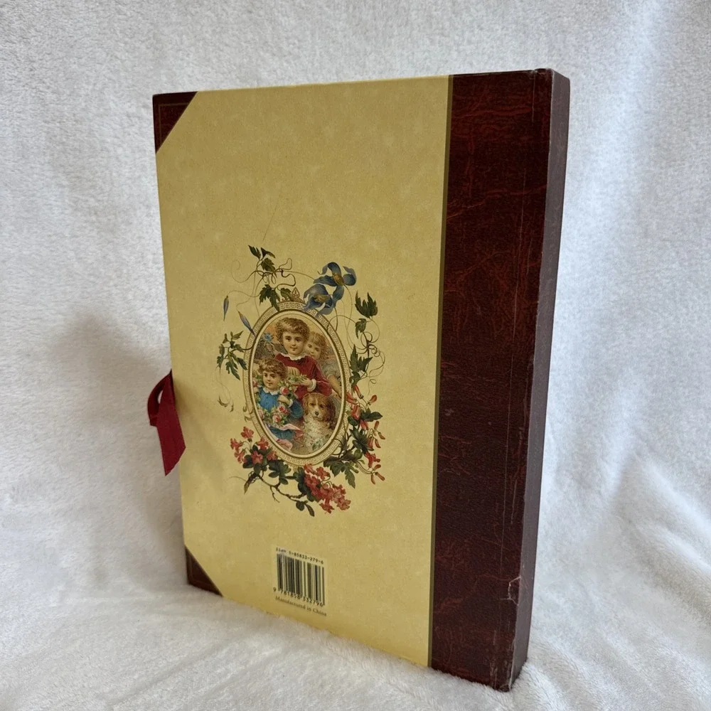 The Victorian Photo Album Hard Back - Holds 47‎ photos (Genealogy, Family Tree)